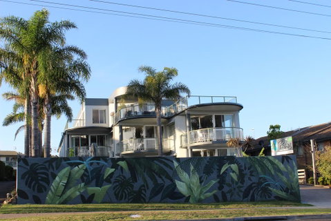 The Palms Apartments - QLD Tourism 0
