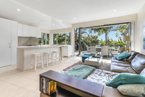 The Peachy Life, Sunshine Beach - QLD Tourism 3