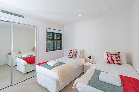 The Princess Bride - Executive 3BR Bulimba Apartment With Balcony In Central Location - QLD Tourism 1