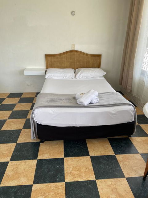 THE QUEENSLANDER MOTEL - QLD Tourism 2