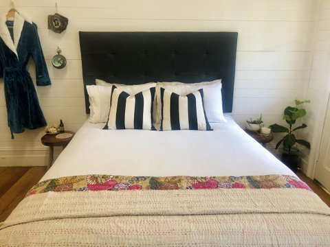 The Residence Stylish Comfort With Fireplace - QLD Tourism 1