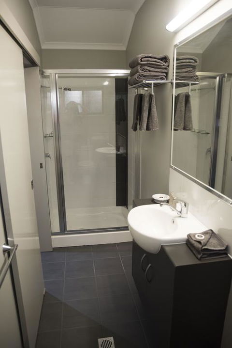 The Rocks Motel - QLD Tourism 3