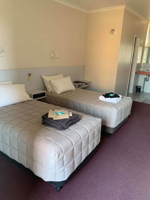 The Royal Motel - QLD Tourism 1
