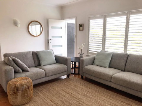 The Seaside Beachhouse Mollymook - QLD Tourism 3