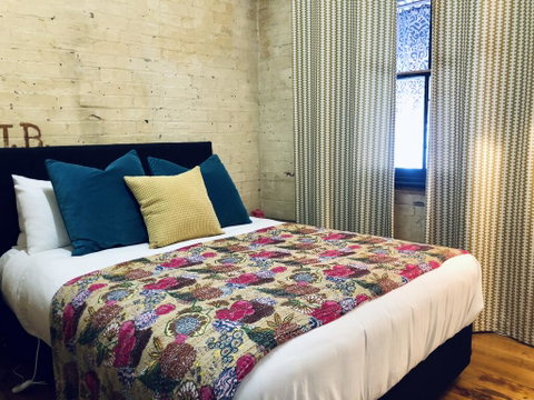 The Shopkeepers Quarters - QLD Tourism 0
