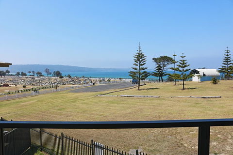 The Shore Break 6 Apartment - Queensland Tourism 1