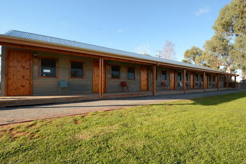 The Silverton Hotel - QLD Tourism 0