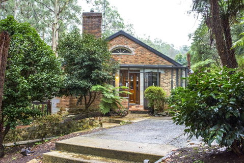 The Stone On The Hill - 3 Bedroom House - Queensland Tourism 1