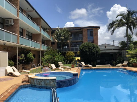 The Tahitian Holiday Apartments - QLD Tourism 0