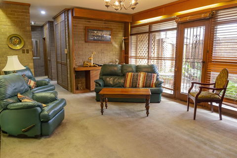 The Townhouse - QLD Tourism 1