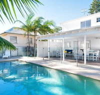 The White House' 25 Tomaree Road - fantastic house with pool linen FOXTEL  WII-U - QLD Tourism