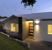 Three Bedroom Two Bathroom Family Home - QLD Tourism
