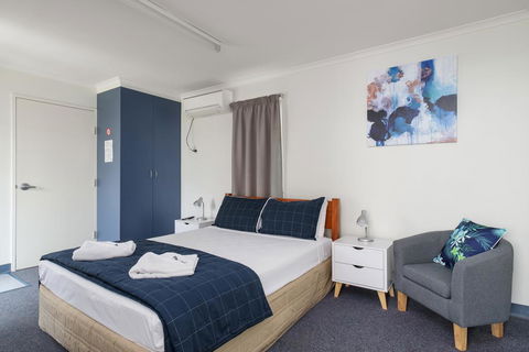 Tin Can Bay's Sleepy Lagoon Motel - Queensland Tourism 3