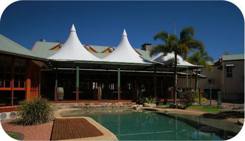 Tinaroo Lake Resort - QLD Tourism 1