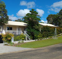 Tinaroo Sunset Retreat - Queensland Tourism