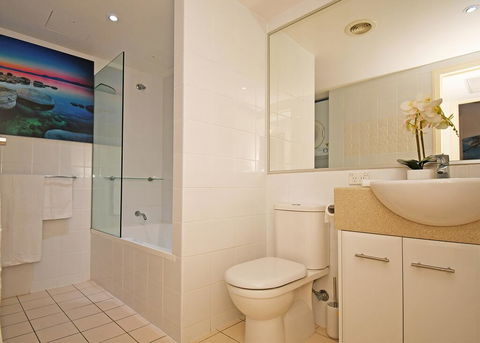 Tingeera Luxury Beachfront Apartments - Queensland Tourism 3