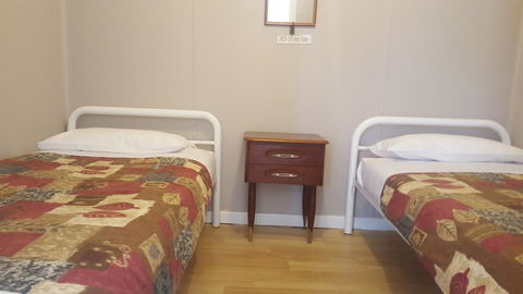 Tingle All Over Budget Accommodation - Queensland Tourism 3