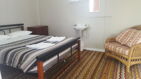 Tingle All Over Budget Accommodation - Queensland Tourism 1