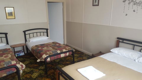 Tingle All Over Budget Accommodation - Queensland Tourism 2