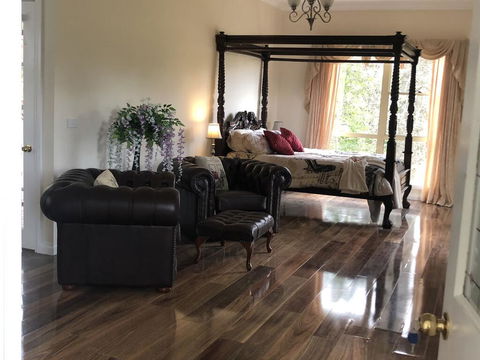 Toolebewang Farm Cottage - QLD Tourism 2