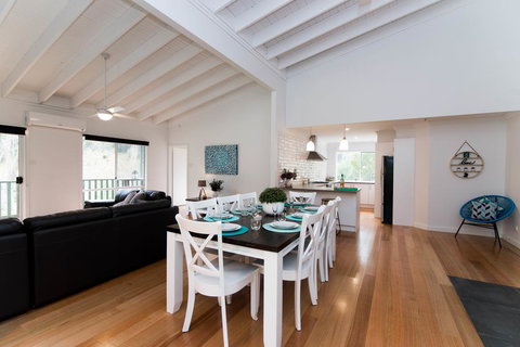 Toorongo River Chalets - QLD Tourism 0