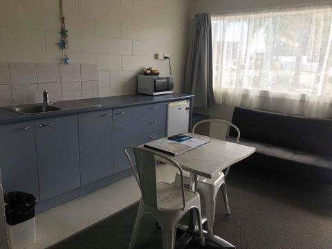 Top Spot Motel - QLD Tourism 1
