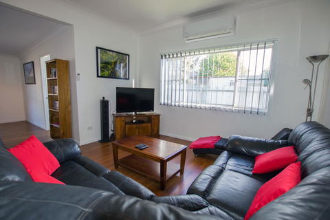 Topaz Cottage - QLD Tourism 2