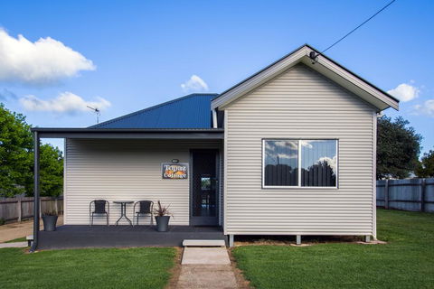 Topaz Cottage - QLD Tourism 1