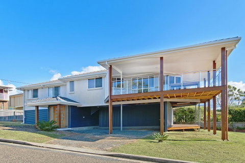 TOPVIEWS - 15Second Av BH - QLD Tourism 0