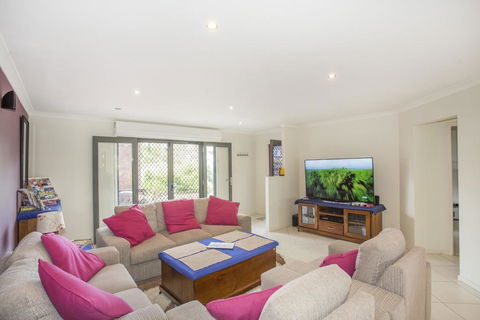 Torquay Drive 22 - QLD Tourism 1