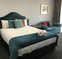 Town  Country Motor Inn - QLD Tourism