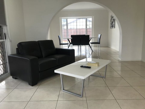 Townsville Wistaria Spacious Home - QLD Tourism 1