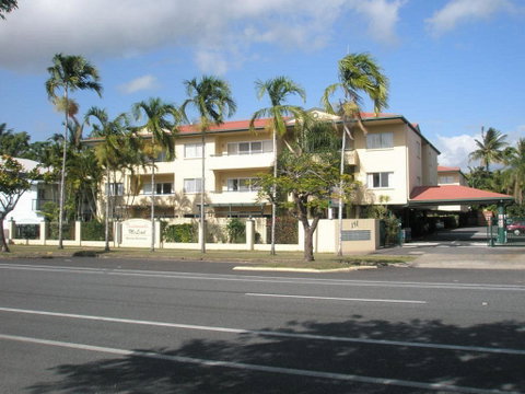 Tradewinds McLeod Holiday Apartments - QLD Tourism 0