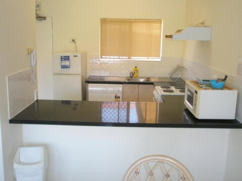 Tradewinds McLeod Holiday Apartments - QLD Tourism 3