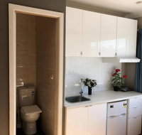 Traveler's Affordable Studio Unit Beverly Hills