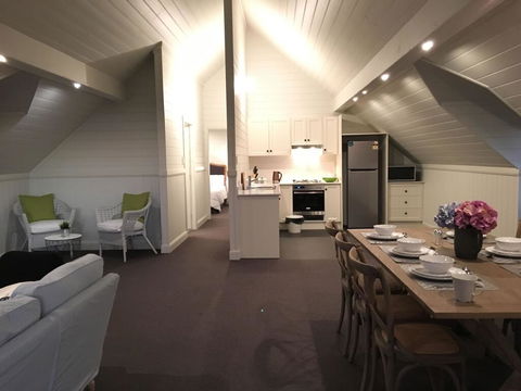 Travertines Wines Apartment - QLD Tourism 3