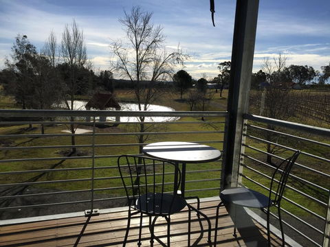 Travertines Wines Apartment - QLD Tourism 1