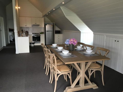 Travertines Wines Apartment - QLD Tourism 0