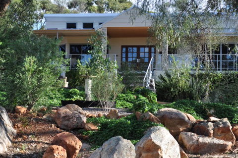 Tree Lodge - QLD Tourism 0