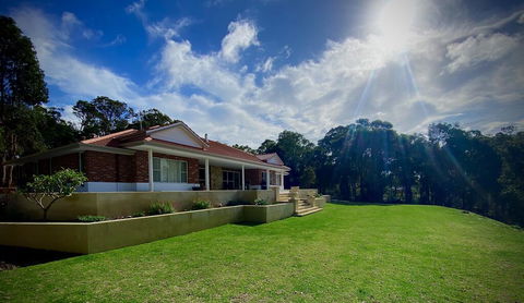 Treetops Holiday Retreat - Queensland Tourism 0