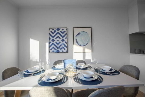 Trendy Sweet Home 4Beds@Blackburn South - Queensland Tourism 1