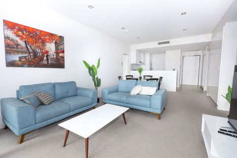 Trendy, Self Contained Inner City Apartment - Queensland Tourism 0