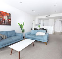 Trendy Self Contained Inner City Apartment - Queensland Tourism