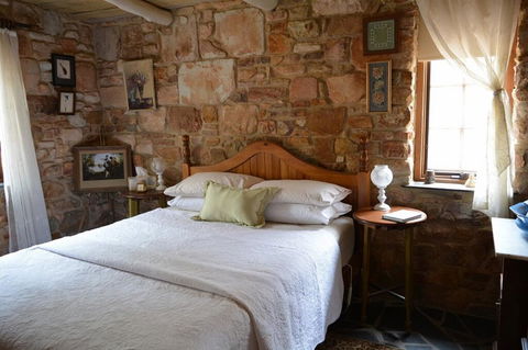 Trestrail Cottage B & B - QLD Tourism 1