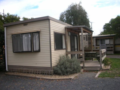 Triabunna Cabin & Caravan Park - QLD Tourism 3