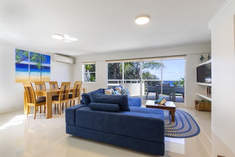 Tropical & Modern With Rooftop Terrace - QLD Tourism 1