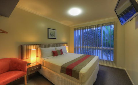 Tropixx Motel & Restaurant - QLD Tourism 3