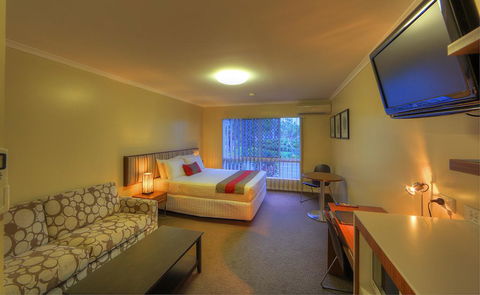 Tropixx Motel & Restaurant - QLD Tourism 2