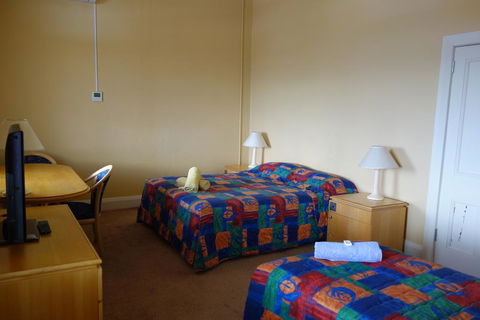 Tumut Star Hotel - QLD Tourism 3