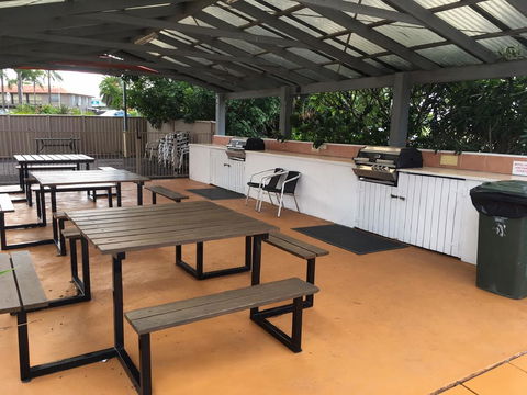 Tuncurry Beach Motel - QLD Tourism 1